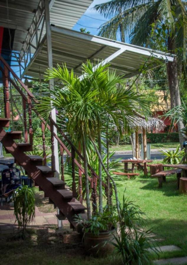 The Lazy Bar And Guesthouse Krabi town Exterior foto